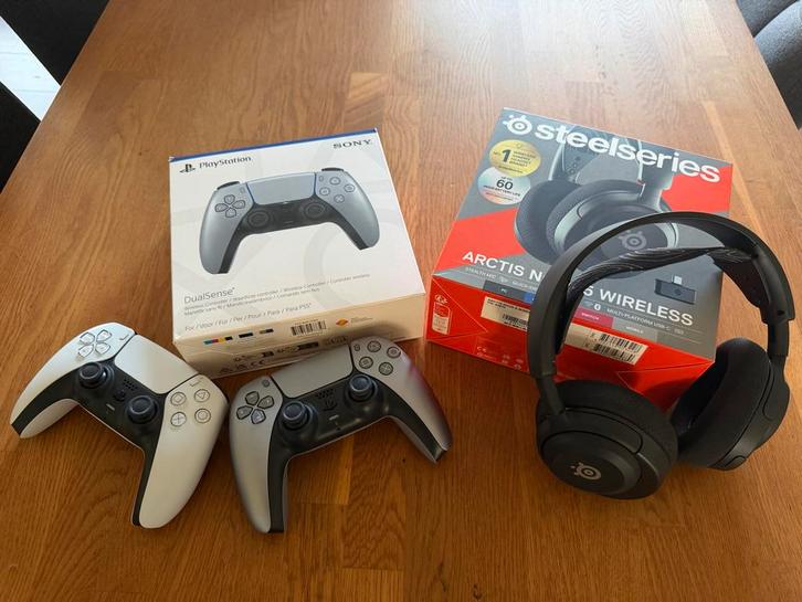 PlayStation 5 Controllers + Gaming Headset, Spelcomputers en Games, Spelcomputers | Sony PlayStation Consoles | Accessoires, Zo goed als nieuw