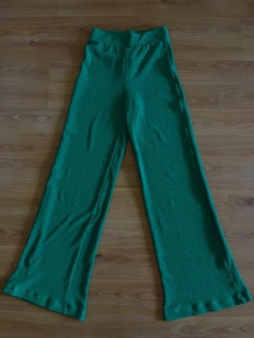 Primark grasgroene pantalon, maat 2XS., Kleding | Dames, Broeken en Pantalons, Zo goed als nieuw, Maat 34 (XS) of kleiner, Groen