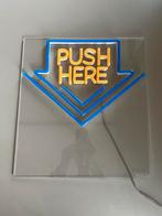 Leuk Neon 'Push Here' Bord - Bar, Mancave, Decoratie, Ophalen, Nieuw, Kunststof, Minder dan 50 cm