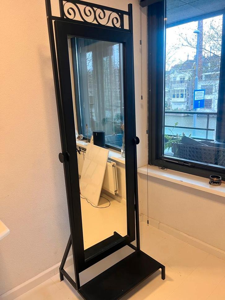 Zwarte Lange Spiegel - Stijlvol & Functioneel, Huis en Inrichting, Woonaccessoires | Spiegels, Zo goed als nieuw, 50 tot 75 cm