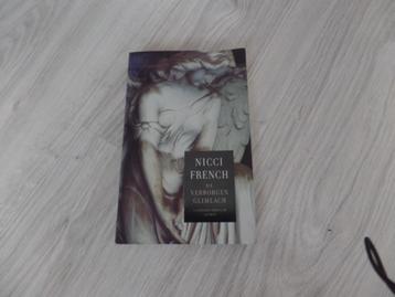 Nicci French De verborgen glimlach beschikbaar voor biedingen