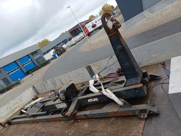 Gebruikte Haakarm beschikbaar voor biedingen