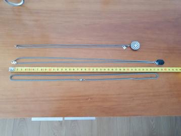 LV, B2B ketting met hangers beschikbaar voor biedingen