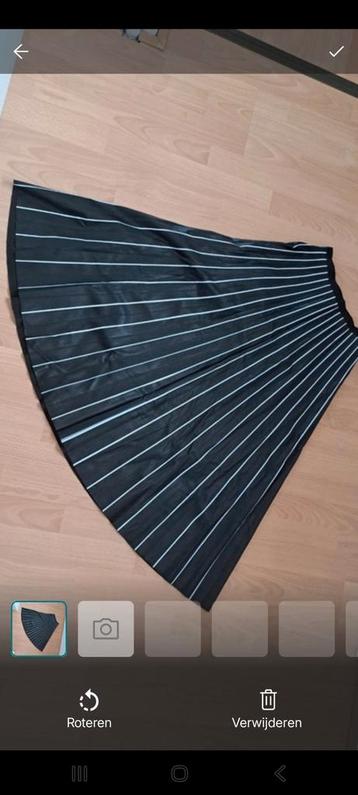 Eksept rok S zwart krijtstreep beschikbaar voor biedingen