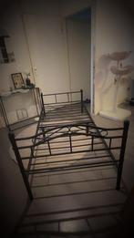 Gratis bed! Gratis metalen bedden ( 2 bedden), Ophalen, Gebruikt, 90 cm, Eenpersoons