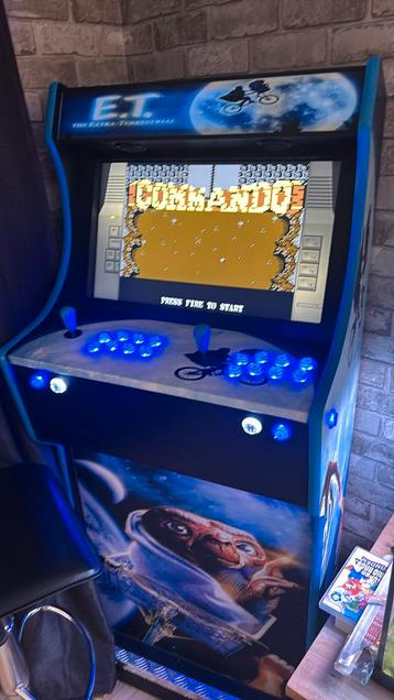 Arcadekast incl 12.000 games beschikbaar voor biedingen