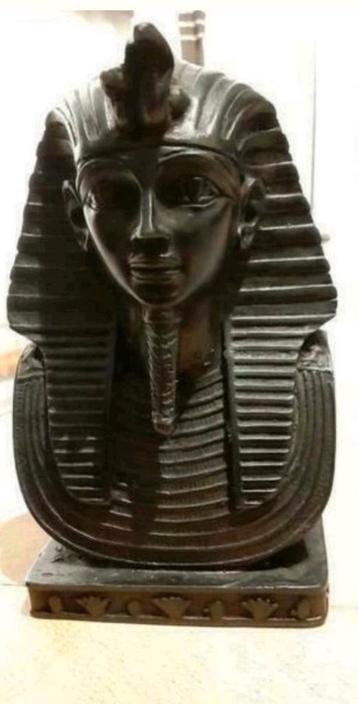 Egyptisch Farao Beeld beschikbaar voor biedingen