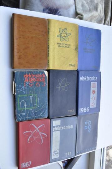 Muiderkring Elektronisch jaarboekje 1960-1969 Radio Bulletin beschikbaar voor biedingen