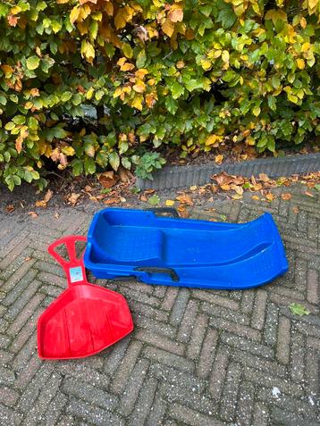 Slee  beschikbaar voor biedingen