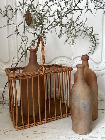 Brocante oud Frans rieten flessen mandje beschikbaar voor biedingen