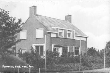 (378-360-019) Poortvliet  Ned Herv Pastorie beschikbaar voor biedingen