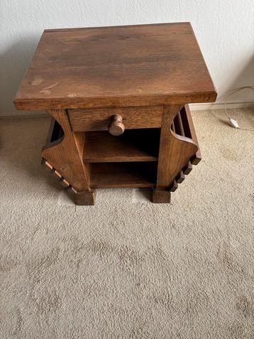 Vintage houten Bijzettafel met Lade beschikbaar voor biedingen