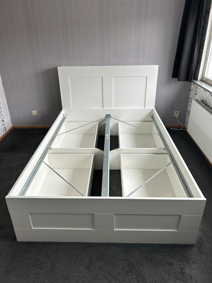 Bedframe met lades en bedeinde van Ikea 140 x 200, Huis en Inrichting, Slaapkamer | Bedden, Gebruikt, Tweepersoons, 140 cm, 200 cm