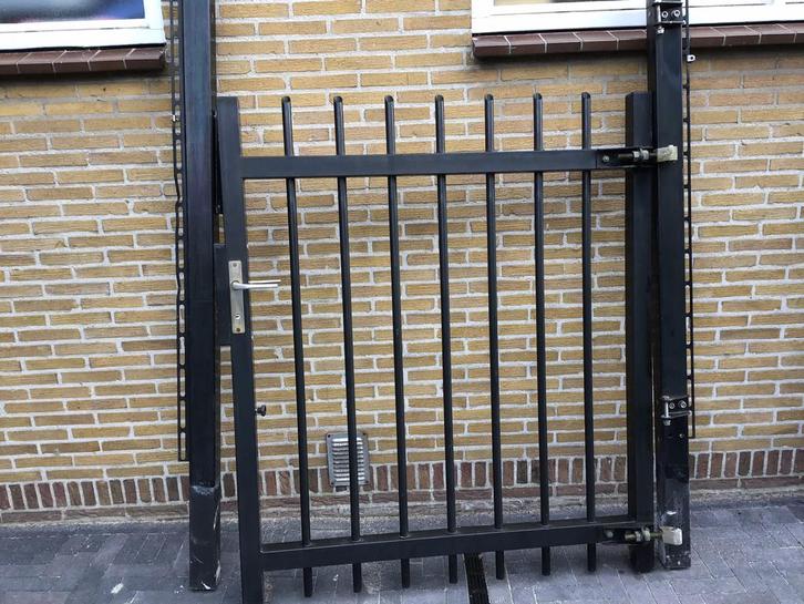 DRAAIHEK, INLOOPPOORT, ZWART,incl PALEN., Tuin en Terras, Tuinpoorten, Gebruikt, Draaipoort, 150 tot 200 cm, 150 tot 200 cm, Ophalen