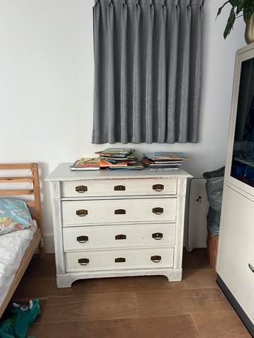 Prachtige antieke commode beschikbaar voor biedingen