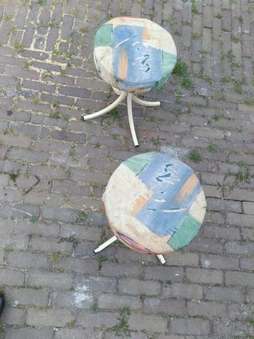 # krukjes  beschikbaar voor biedingen