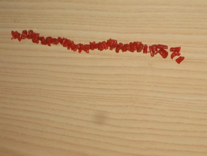 bloedkoraal armbandje, kapittelstokjes jaren vijftig, Sieraden, Tassen en Uiterlijk, Armbanden, Gebruikt, Overige materialen, Rood