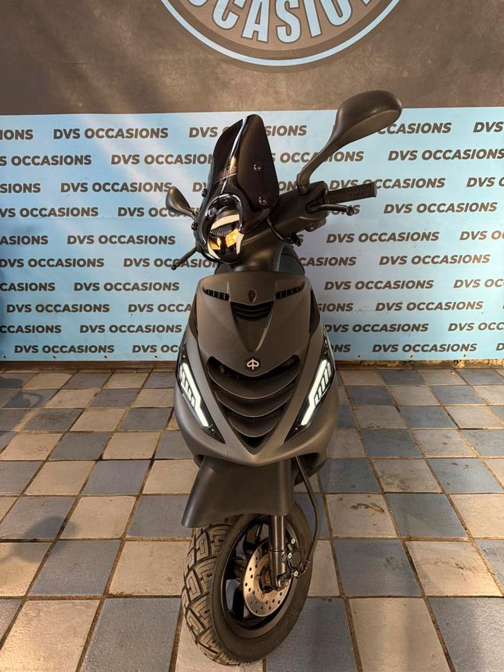 Piaggio Zip 2019 Brom! SP KAPPEN ALPHA WINDSCHERM!, Fietsen en Brommers, Scooters | Piaggio, Zo goed als nieuw, Zip, Benzine, Ophalen