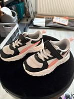 Puma schoenen/ seakers meisjes maat 27, Kinderen en Baby's, Kinderkleding | Schoenen en Sokken, Ophalen, Zo goed als nieuw, Meisje