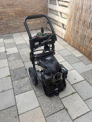 Hogedruk benzine beschikbaar voor biedingen