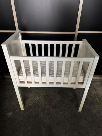 TWF wieg wit incl matras beschikbaar voor biedingen