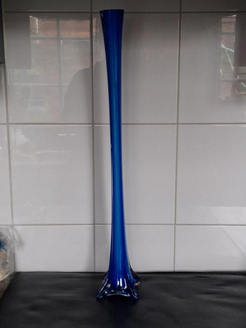 murano ( stijl) vaas gesigneerd met V. 60 cm blauw, Antiek en Kunst, Antiek | Glas en Kristal, Ophalen of Verzenden