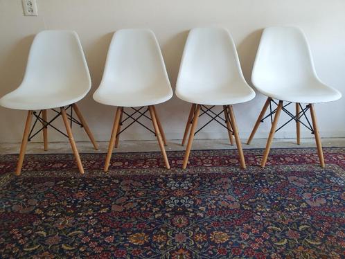 Eetstoelen 4 stuks, Huis en Inrichting, Stoelen, Zo goed als nieuw, Vier, Hout, Kunststof, Metaal, Wit, Ophalen