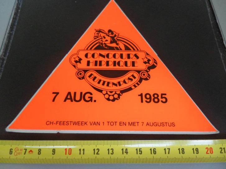 sticker Buitenpost Concours Hippique 1985, Verzamelen, Stickers, Zo goed als nieuw, Bedrijf of Vereniging, Ophalen