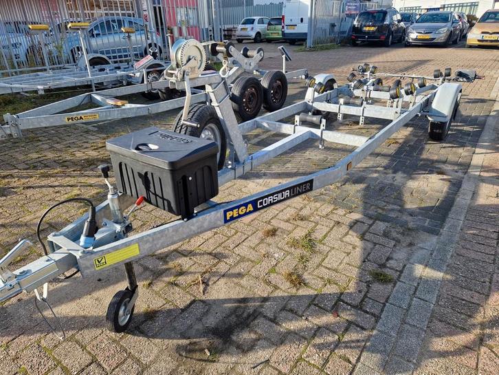 Pega VB 750 bun uitvoering voor Tenders of sloepen, Watersport en Boten, Boottrailers, Zo goed als nieuw, Minder dan 6 meter, Ophalen of Verzenden