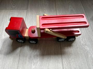 Houten autotransport vrachtwagen beschikbaar voor biedingen