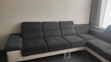 Mooie Hoekbank Antraciet Wit + Dekens en Kussens beschikbaar voor biedingen