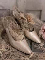 Antiek Franse bruidschoentjes/ antieke zijden schoentjes, Ophalen of Verzenden