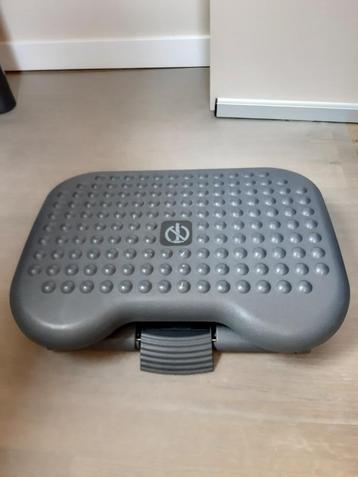 Voetenbankje voor kantoorkamer/werkplek beschikbaar voor biedingen