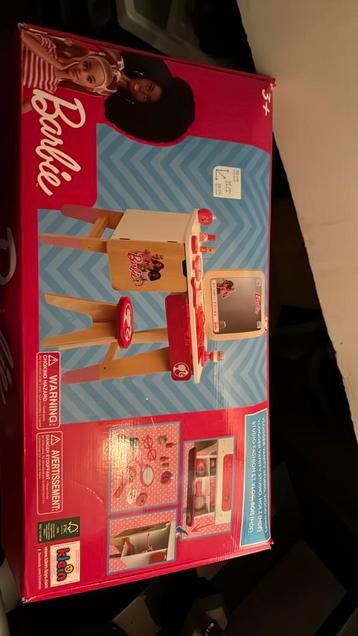 Barbie vlogger vanity studio beschikbaar voor biedingen