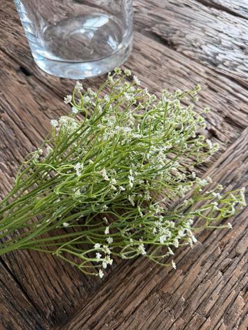 Kunst bloemen gipskruid beschikbaar voor biedingen