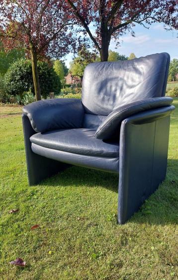 Leolux fauteuil blauw leder (Wapiti 909) beschikbaar voor biedingen