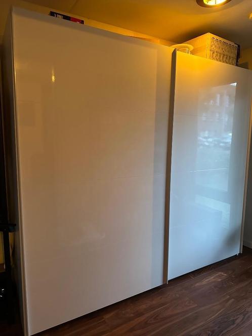 JYSK hoogglans witte kledingkast schuifdeuren, Huis en Inrichting, Kasten | Kledingkasten, Gebruikt, 200 cm of meer, 200 cm of meer