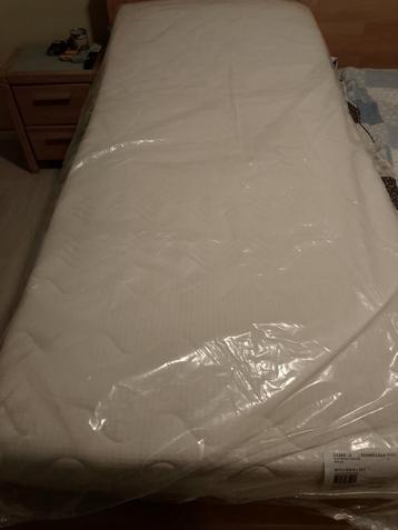 Matras 90x200 z.g.a.n. beschikbaar voor biedingen