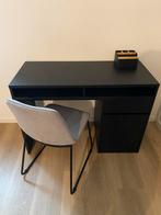 Bureau met stoel - zolderopruiming!, Huis en Inrichting, Bureaus, Ophalen, Zo goed als nieuw