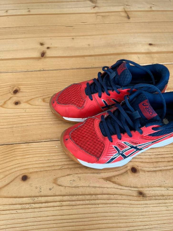Asics maat 35 zaal schoenen gymschoenen volleybalschoenen, Sport en Fitness, Volleybal, Gebruikt, Schoenen, Ophalen of Verzenden