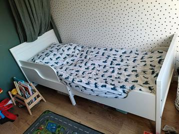 Ikea Sundvik meegroeibed beschikbaar voor biedingen