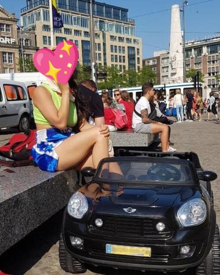 Zwarte elektrische kinderauto – Black electric kids car, Kinderen en Baby's, Speelgoed | Buiten | Accuvoertuigen, Ophalen