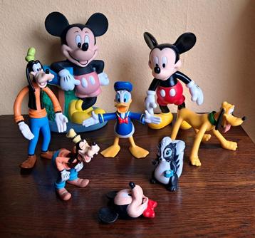 8 kleurrijke disney figuren micky donald pluto goofy beschikbaar voor biedingen