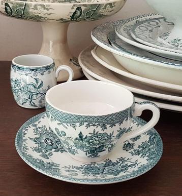 Royal Tunstall, kop en schoteltje, petrol beschikbaar voor biedingen