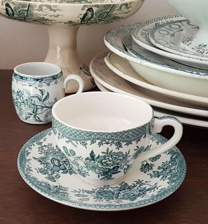 Royal Tunstall, kop en schoteltje, petrol, Antiek en Kunst, Antiek | Servies los, Ophalen of Verzenden