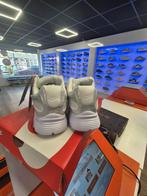 Nike V5 Dames sneakers maat 43, Sport en Fitness, Ophalen of Verzenden, Nieuw, Hardloopschoenen, Nike