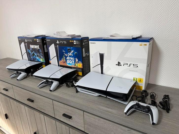 3 ps5 + game, Spelcomputers en Games, Spelcomputers | Sony PlayStation 5, Zo goed als nieuw, Ophalen of Verzenden