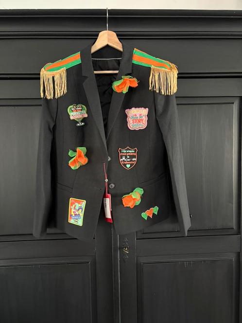 Kruikenstad Colbert /Jasje maat 42 emblemen carnaval, Kleding | Dames, Carnavalskleding en Feestkleding, Zo goed als nieuw, Maat 42/44 (L)