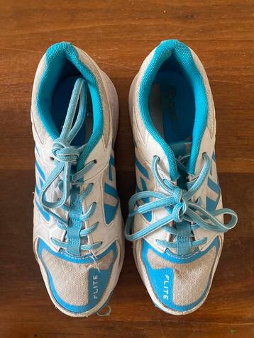 Elite meisjes/jongens hockeyschoenen maat 36 te koop! beschikbaar voor biedingen