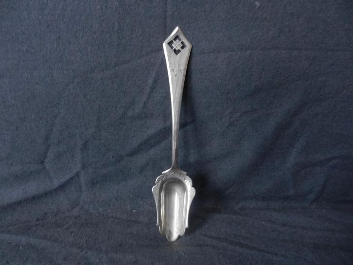 Zilveren suikerschep gegraveerd en ajour Hollands Deco 1917, Antiek en Kunst, Antiek | Goud en Zilver, Zilver, Ophalen of Verzenden